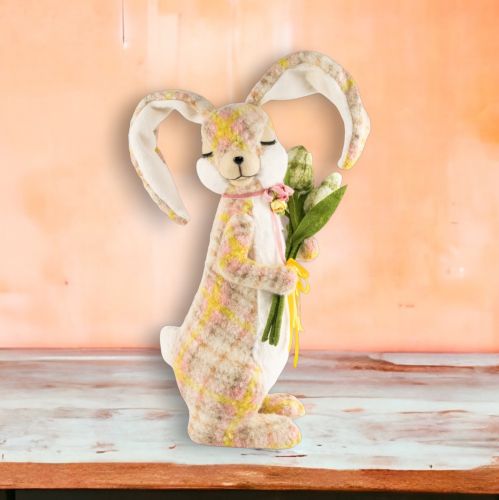 Standing Bunny w/Flowers Min/1