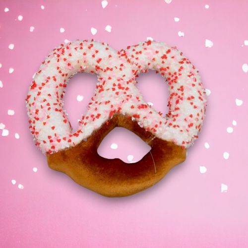 10.5in Valentine Pretzel