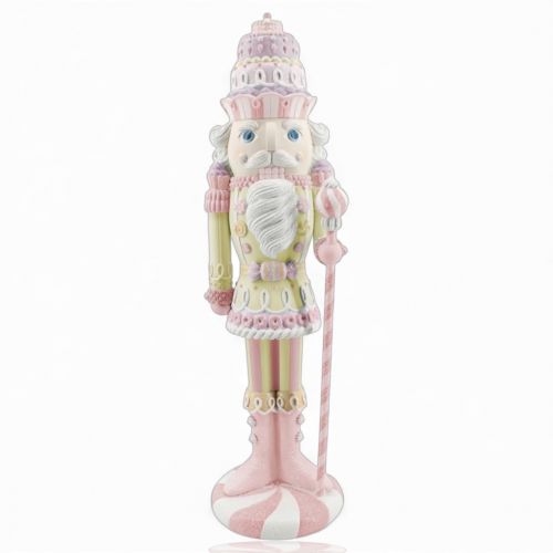 22in Patisserie Nutcracker w/Staff Min/2